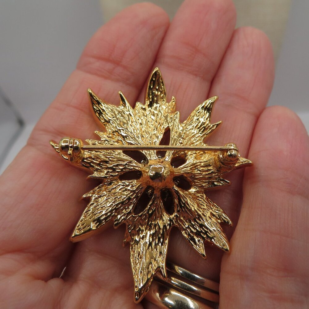 Vintage Poinsettia Enamel Gold Tone Rhinestone Brooch - Picture 4 of 5